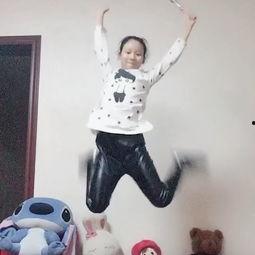 吃瓜网笨蛋小妮双人舞,笨蛋小妮双人舞，萌动全场！